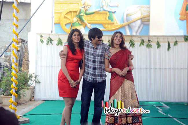 Raviteja New Movie Mirapakaya wallpapers